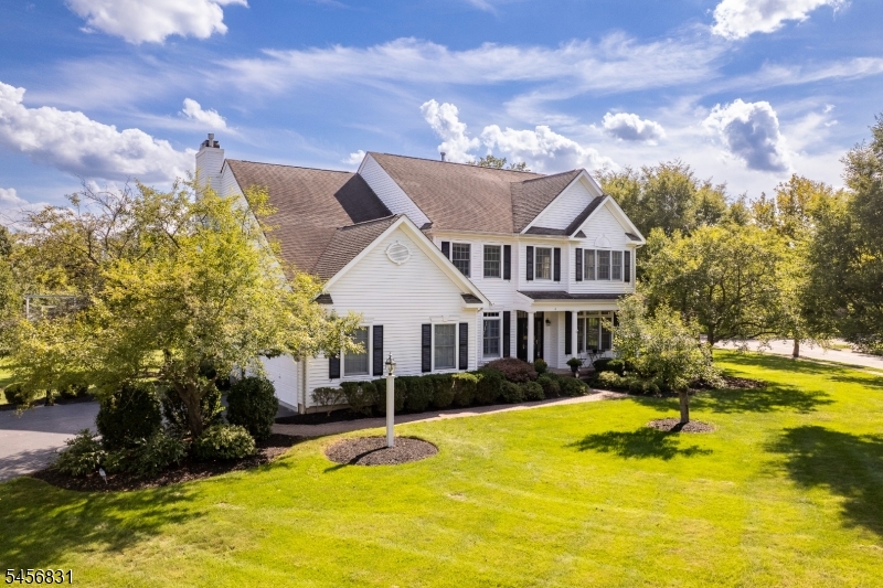 2 Aronimink Ct, Montgomery Twp.