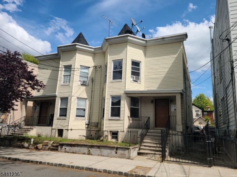 54 Smith Street Unit A, Belleville Twp.