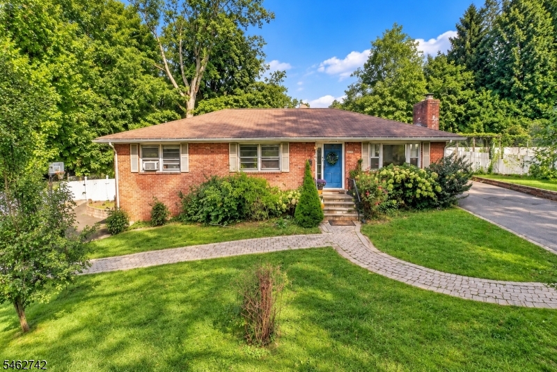 17 Harrison Ave, Long Hill Twp.