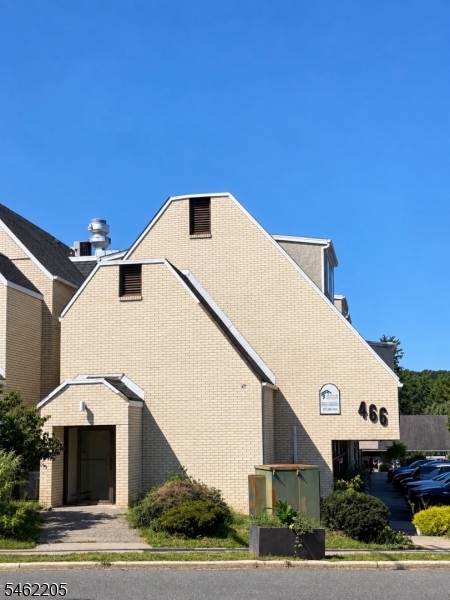 466 Pompton Ave Unit F, Cedar Grove Twp.