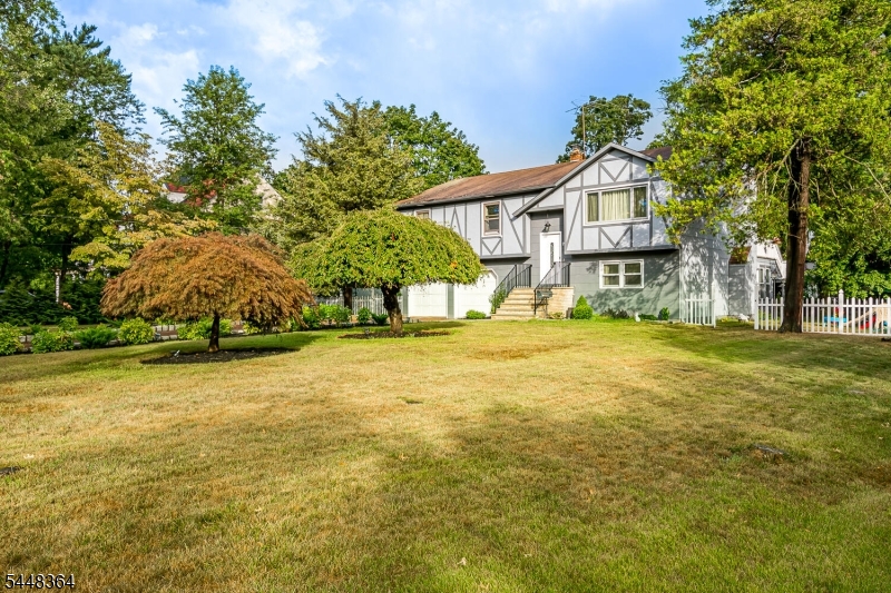 737 W 8Th St, Plainfield City