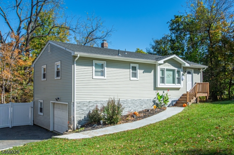 3 Gardenia Rd, Vernon Twp.