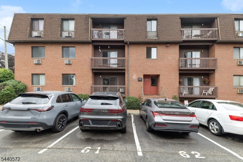740 Mill St Unit 3, Belleville Twp.