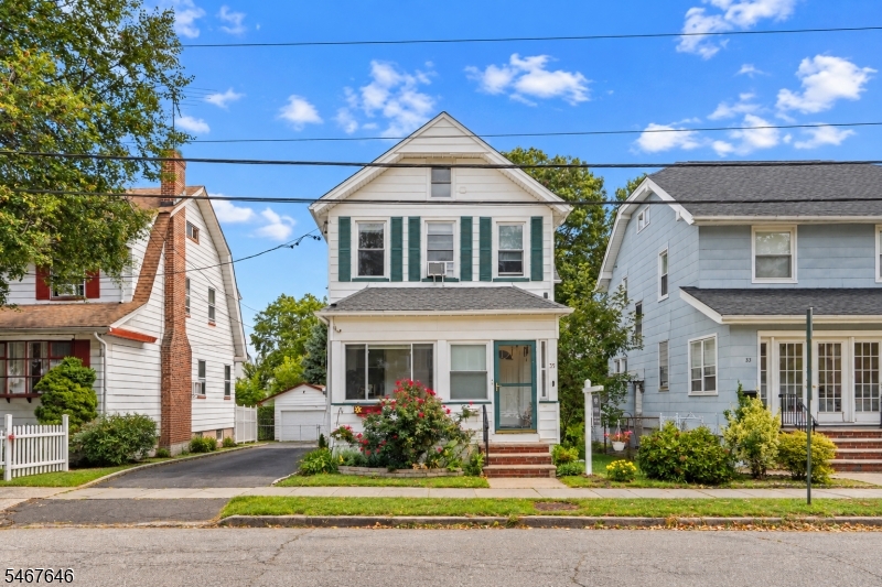 35 Clinton St, Bloomfield Twp.