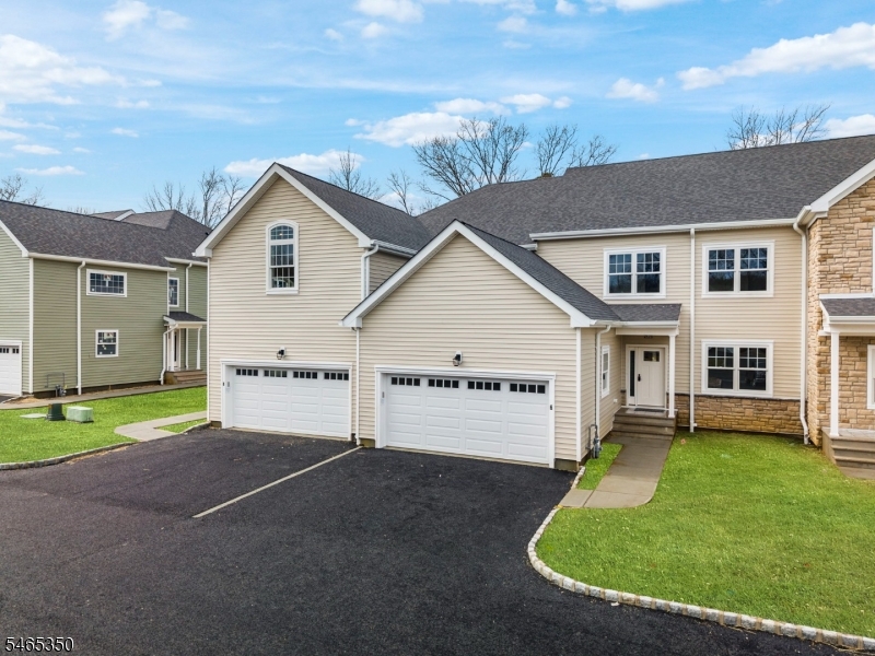 18 Remington Ct Unit 18, Howell Twp.