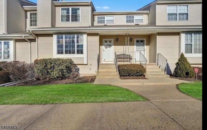 80 Freemont Ct, Franklin Twp.