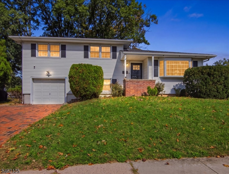 15 Adelphi Ct, Edison Twp.