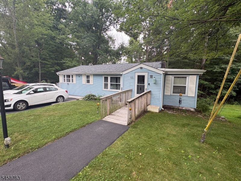 65 Upper Lake Dr, Wantage Twp.