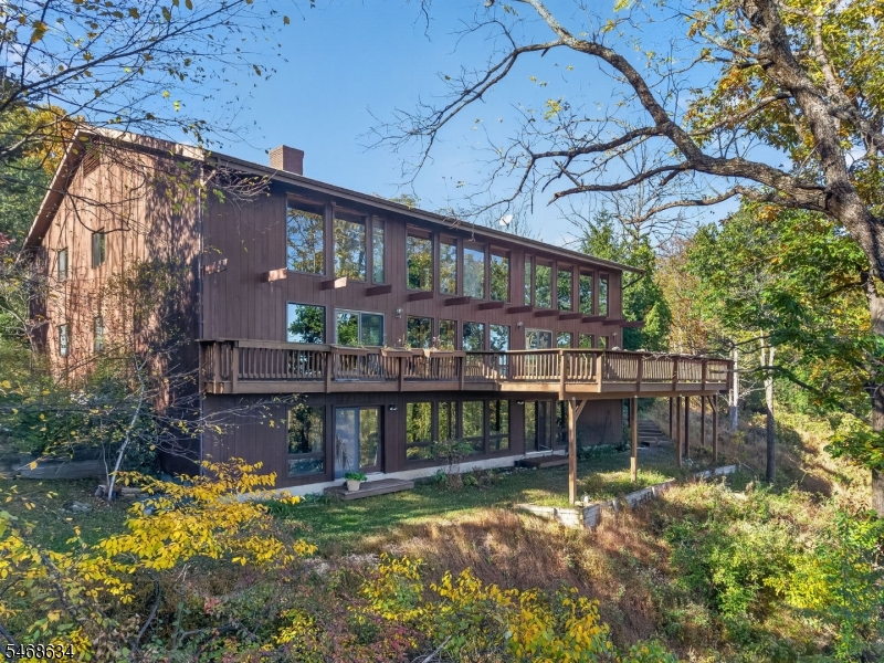 8 Farm Valley Ln, Blairstown Twp.