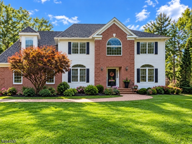 8 Chaucer Dr, Clinton Twp.