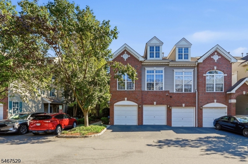 261 Riverwalk Way, Clifton City