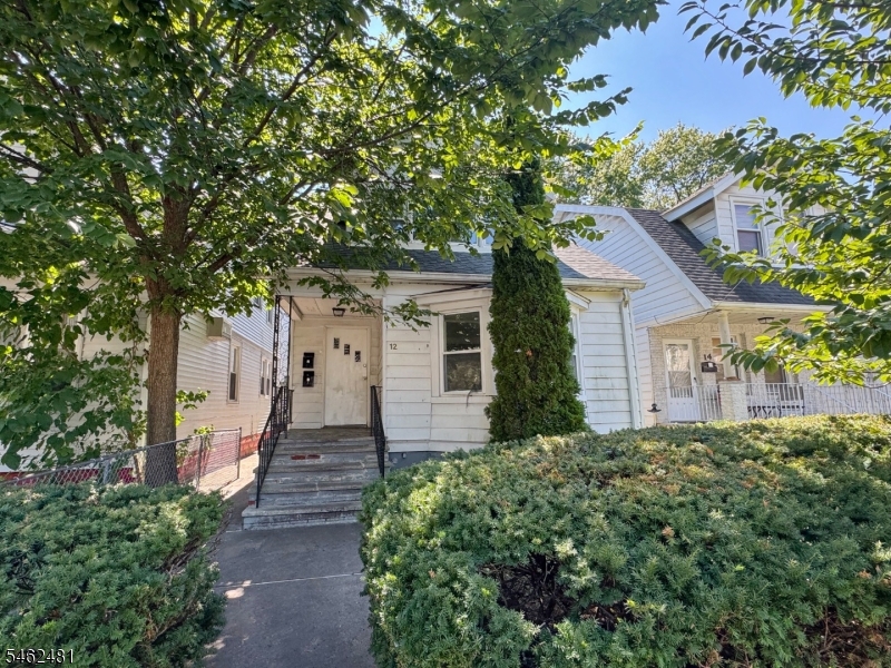 12 Maolis Ave, Bloomfield Twp.