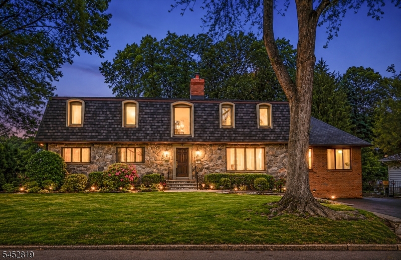 203 Harwood Pl, Paramus Boro