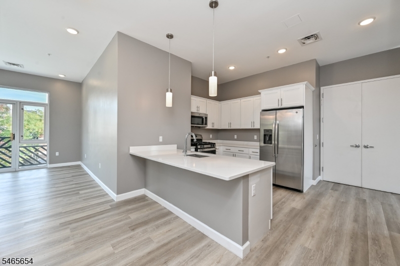 271 Millburn Ave Unit 2D, Millburn Twp.