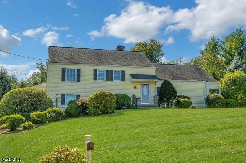 14 Wedgewood Ln, Morris Twp.