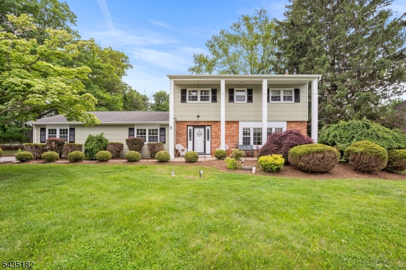 2 Ellam Dr, Randolph Twp.