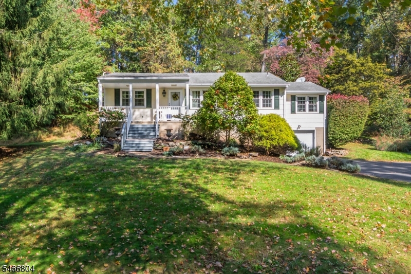 8 Prescott Cir, Clinton Twp.
