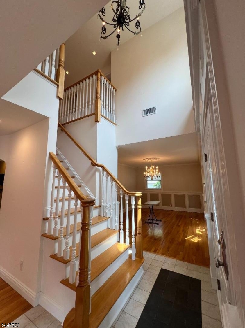41 Circle Dr, Paramus Boro