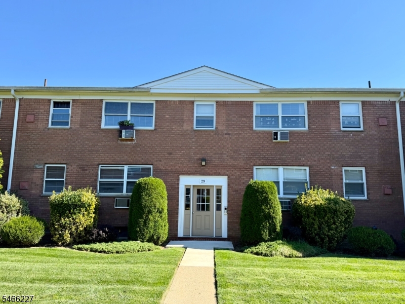 29 Knox Ter Unit 1A, Wayne Twp.