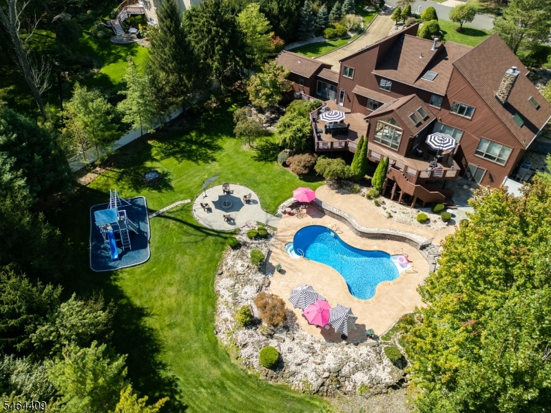 17 Chesterfield Dr, Warren Twp.