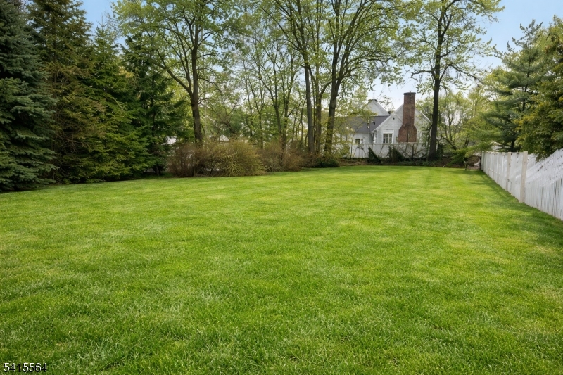 8 Hedges Ave, Chatham Boro