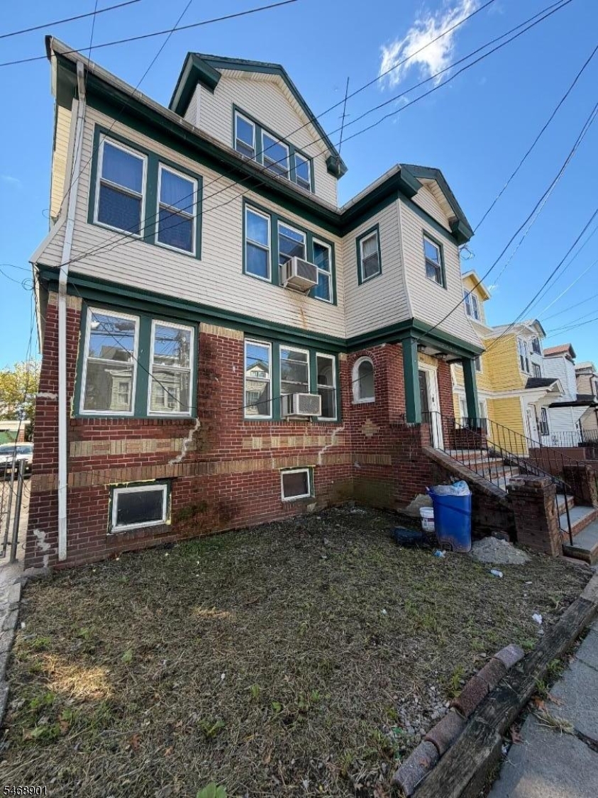 272 Wainwright St, Newark City