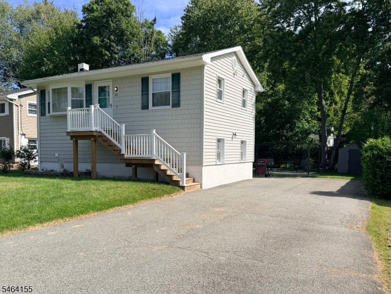 21 Tobyhanna Trl, Hopatcong Boro