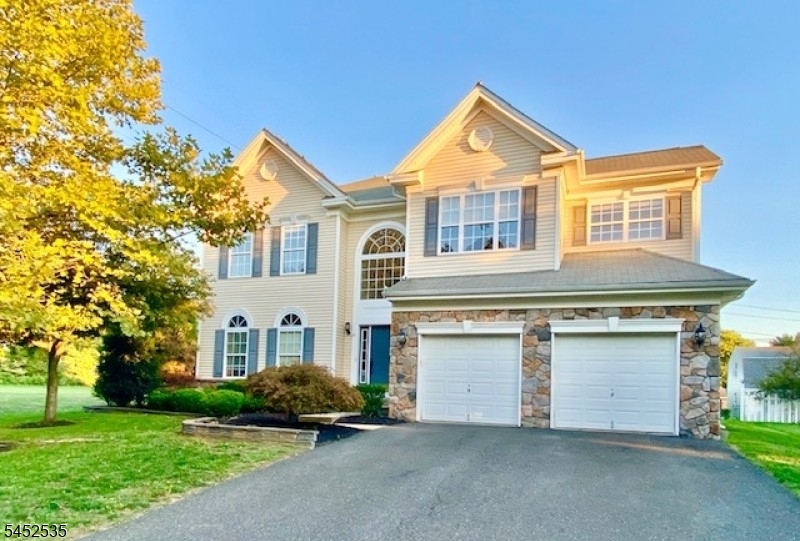 24 Skurka Ct, Sayreville Boro