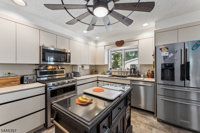 116 Pasadena Ave, Hasbrouck Heights Boro