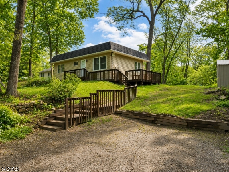 912 E Walnut Dr, Stillwater Twp.