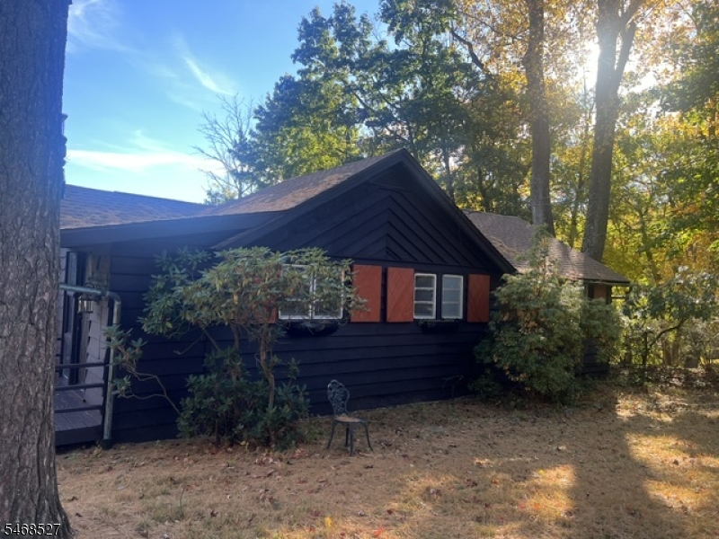 17 Shawnee Trl, Sparta Twp.