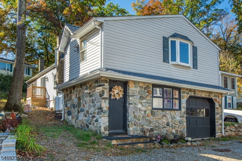 14 Weaver House Cove Rd, Byram Twp.