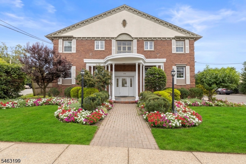206 Main St Unit 23, Millburn Twp.