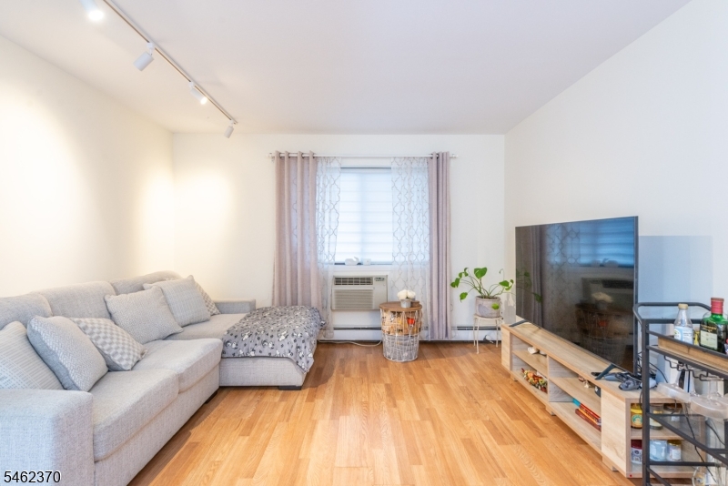 245 Anderson St Unit 1A, Hackensack City