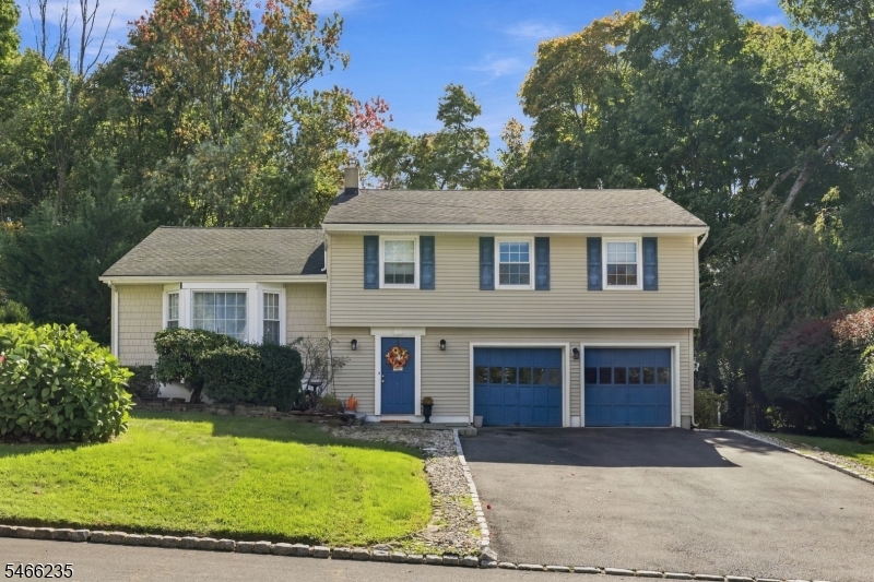 10 Shelley Ct, Sparta Twp.