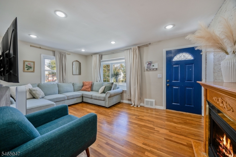 14 Farmingdale Ave, Bloomfield Twp.