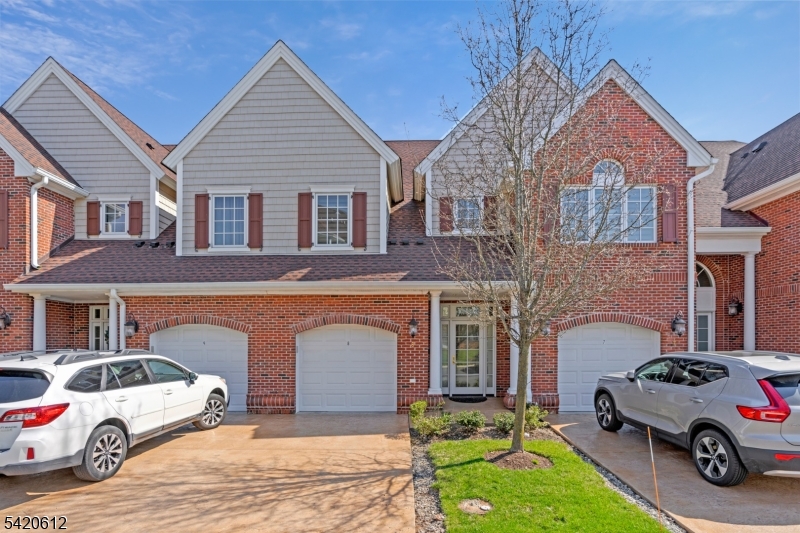 8 Schmidt Cir, Watchung Boro