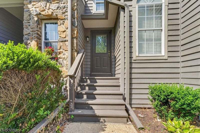 46 Haverhill Ct, Montgomery Twp.