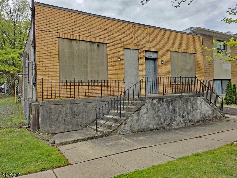 1252 South Ave, Plainfield City