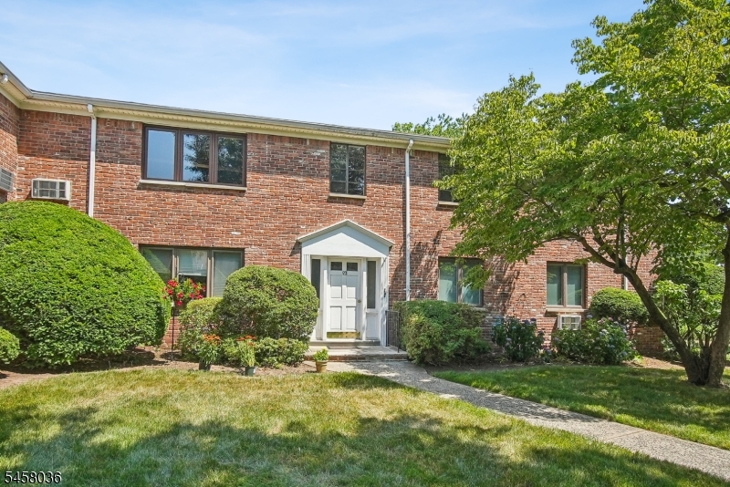 93 Troy Dr Unit D, Springfield Twp.