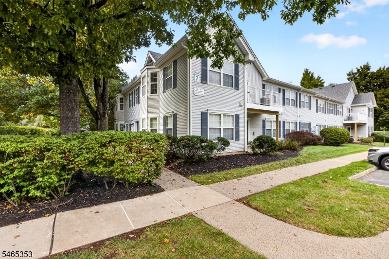 48 Waugh Ct Unit 48, Bridgewater Twp.