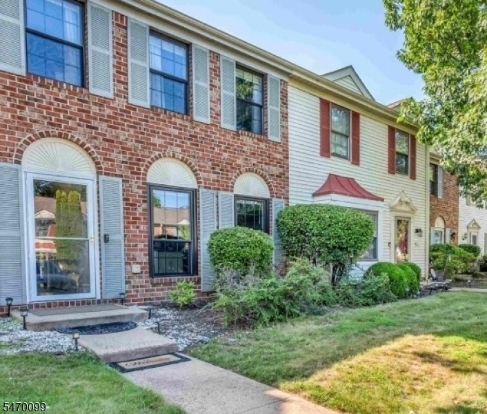 83 Pear Tree Ln, Franklin Twp.