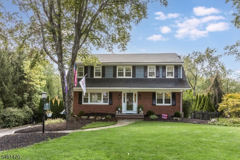 22 Sloping Hill Ter, Wayne Twp.