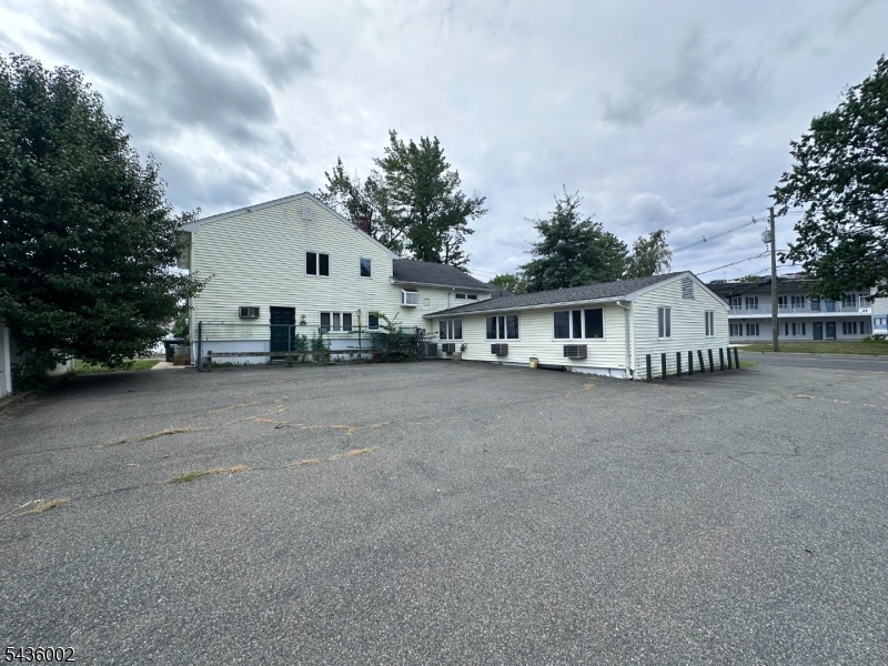 6 Grand St, Clark Twp.