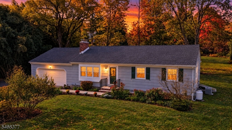 77 Hogback Road, Franklin Twp.