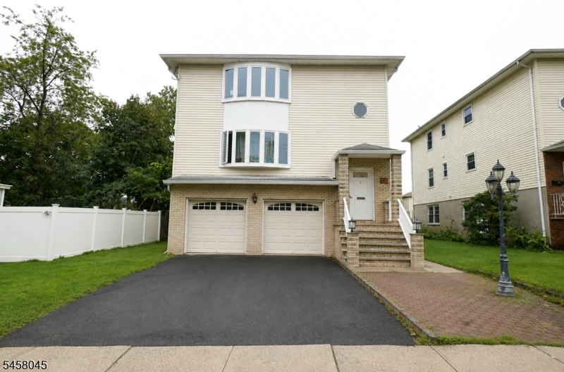 839 Walnut St, Roselle Boro
