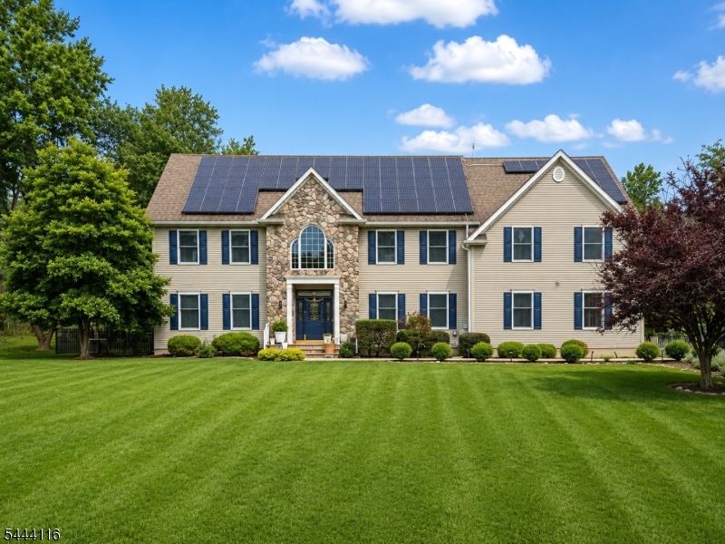 164 E Mountain Rd, Hillsborough Twp.