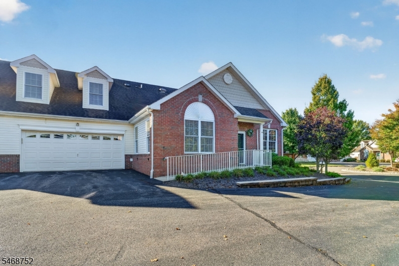 69 Samson Dr, Raritan Twp.