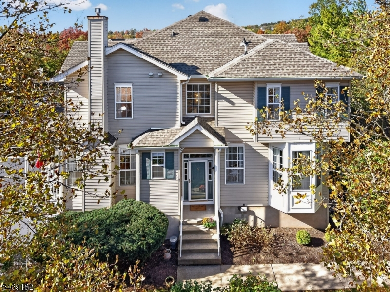 2 Windham Ct, Raritan Twp.