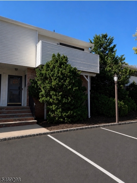 901 Merritt Dr, Hillsborough Twp.